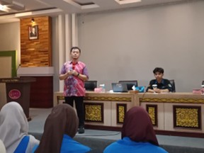 General Lecture Series: Prof. Anang Dorong Mahasiswa Penerima KIP Fokus pada Prestasi dan Etika Akademik