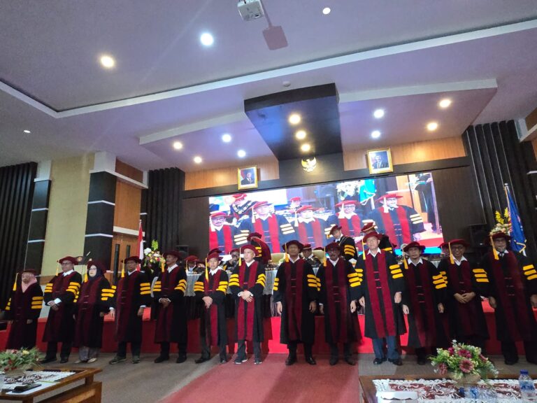 Untad Kukuhkan 13 Guru Besar Baru