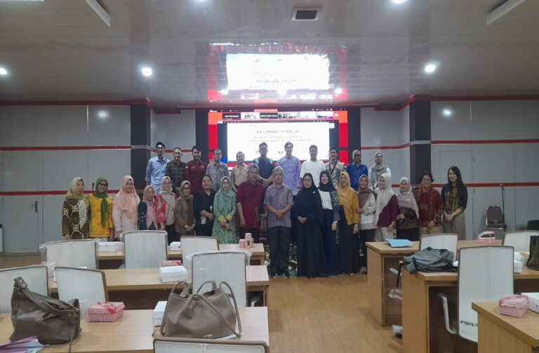 Guru Besar UNTAD Soroti Paradoks Hilirisasi Nikel dalam Forum Kebijakan Mineral Kritis di UGM