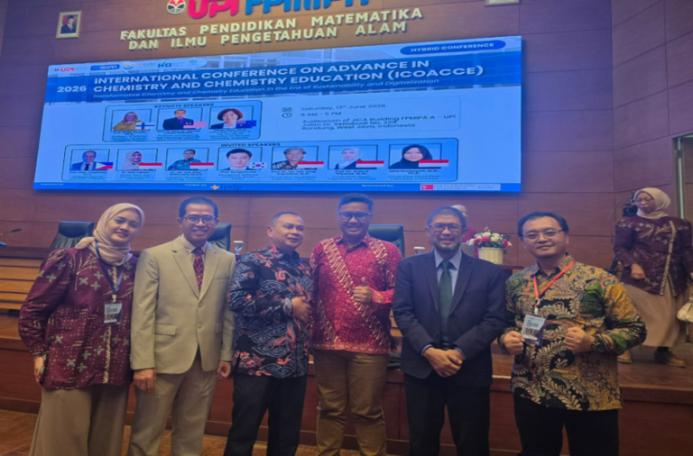 Prof. Anang Raih Predikat The Best Presenter pada Konferensi Internasional Pendidikan Kimia